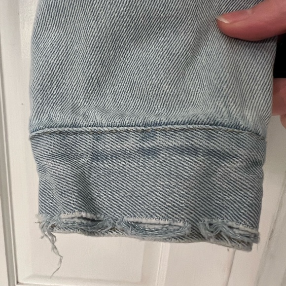 Caution To The Wind Cropped Jean Jacket Size Large - Picture 6 of 6